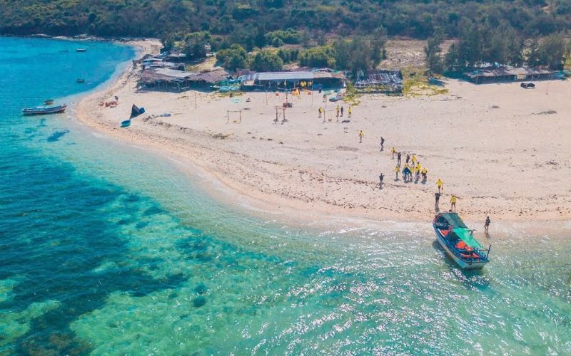 Đảo Hòn Chùa – Điểm cắm trại Phú Yên thuận tiện gần bờ