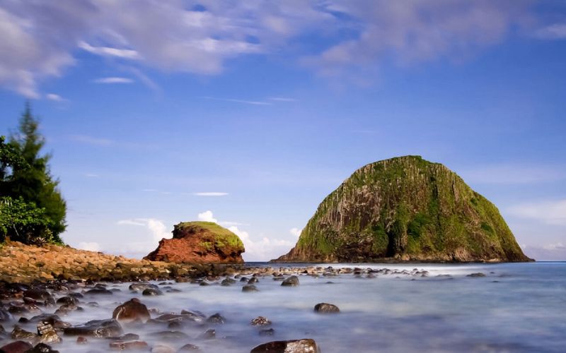 Hòn Yến – Rạn san hô lộ thiên, cảnh biển nguyên bản