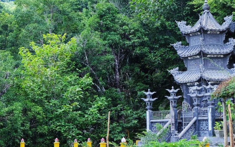 Chùa Gia Lào – ngôi chùa linh thiêng giữa non cao