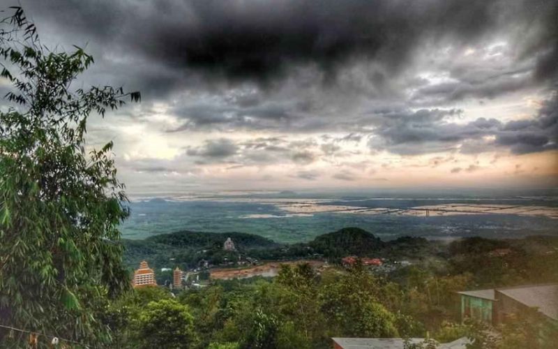 Ngắm toàn cảnh Châu Đốc từ đỉnh Vồ Bồ Hong